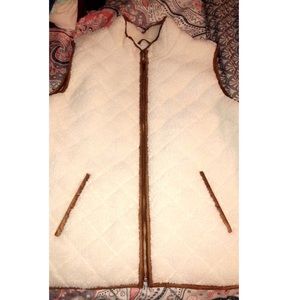 Woman’s Sherpa Vest